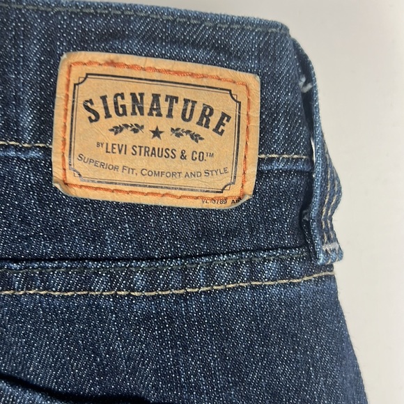 Signature Levi Strauss & Co. Low Rise Bootcut Jeans Sz: 12 - Picture 7 of 11